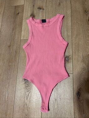 LA Luxe Knit Bodysuit Top Women Size Small Ribbed, Gently Used.